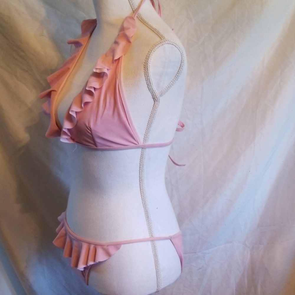 Bikini - Picture 3 of 7